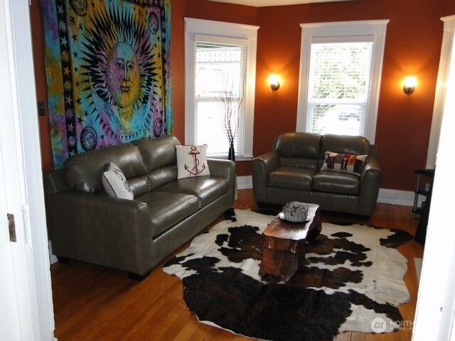 1921 44 Avenue SW, Seattle, WA 98116