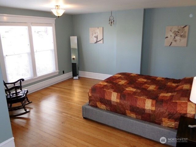 1921 44 Avenue SW, Seattle, WA 98116