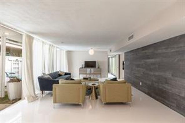 10211 Willowgrove Drive, Houston, TX 77035