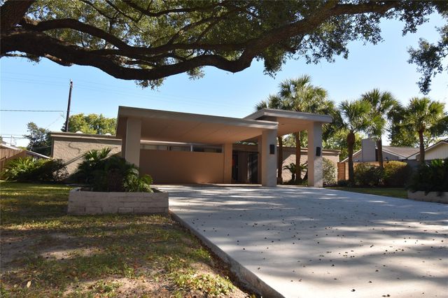 10211 Willowgrove Drive, Houston, TX 77035