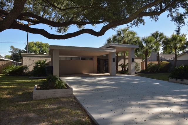 10211 Willowgrove Drive, Houston, TX 77035