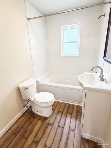 5980 Pursley Ave, Pensacola, FL 32526