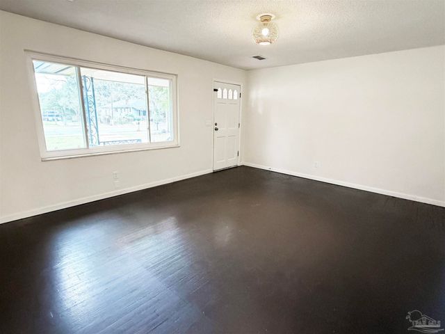 5980 Pursley Ave, Pensacola, FL 32526