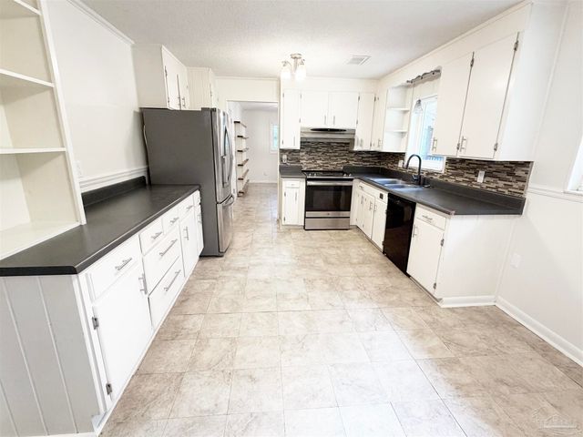 5980 Pursley Ave, Pensacola, FL 32526