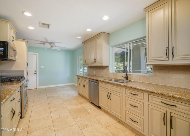 121 W ORCHID Lane, Phoenix, AZ 85021