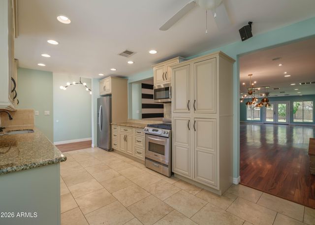 121 W ORCHID Lane, Phoenix, AZ 85021