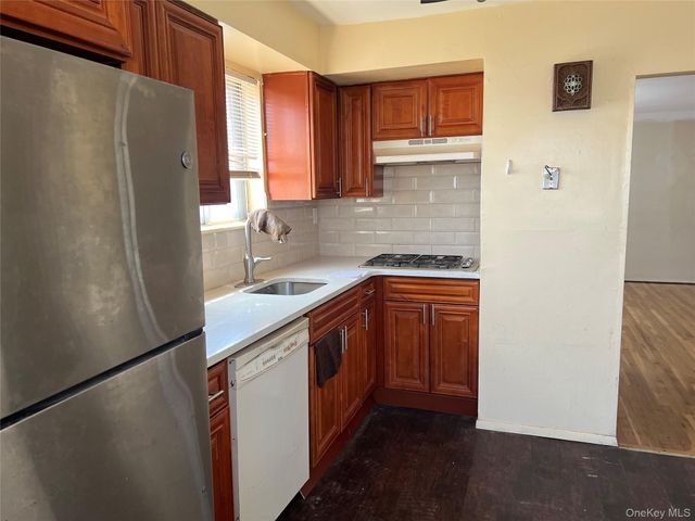 18604 140th Avenue, Springfield Gardens, NY 11413