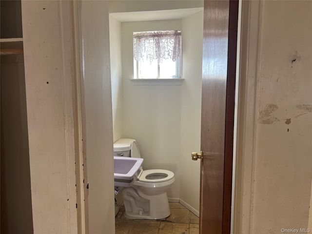 18604 140th Avenue, Springfield Gardens, NY 11413