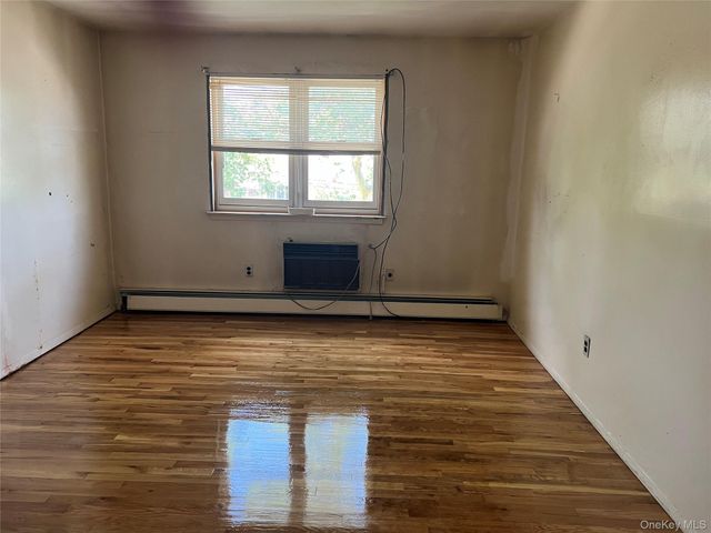 18604 140th Avenue, Springfield Gardens, NY 11413
