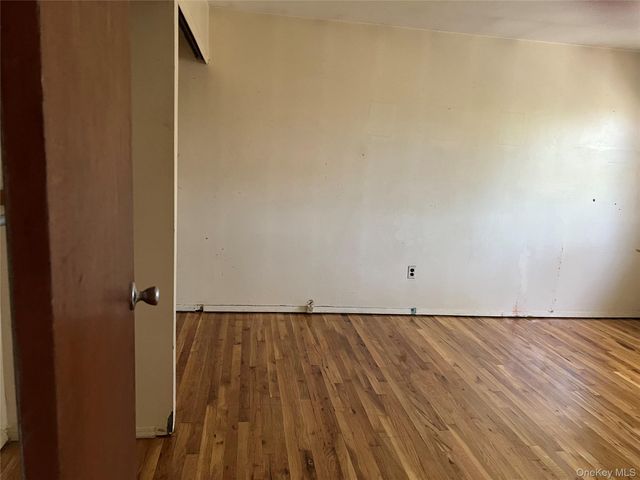 18604 140th Avenue, Springfield Gardens, NY 11413