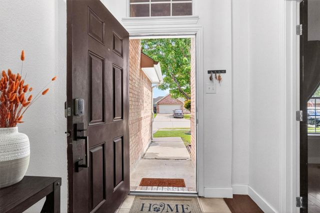 1347 Lake Forest Drive, Grand Prairie, TX 75052