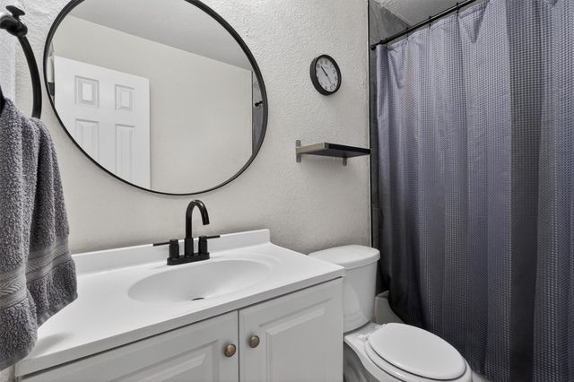 1347 Lake Forest Drive, Grand Prairie, TX 75052