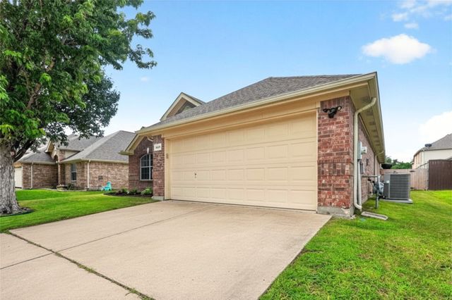 1347 Lake Forest Drive, Grand Prairie, TX 75052