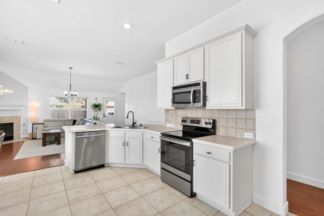 1347 Lake Forest Drive, Grand Prairie, TX 75052