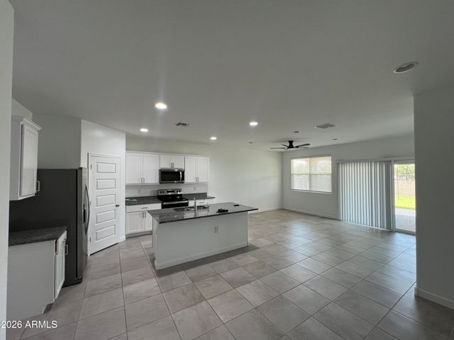 2432 W Shanley Avenue, Apache Junction, AZ 85120