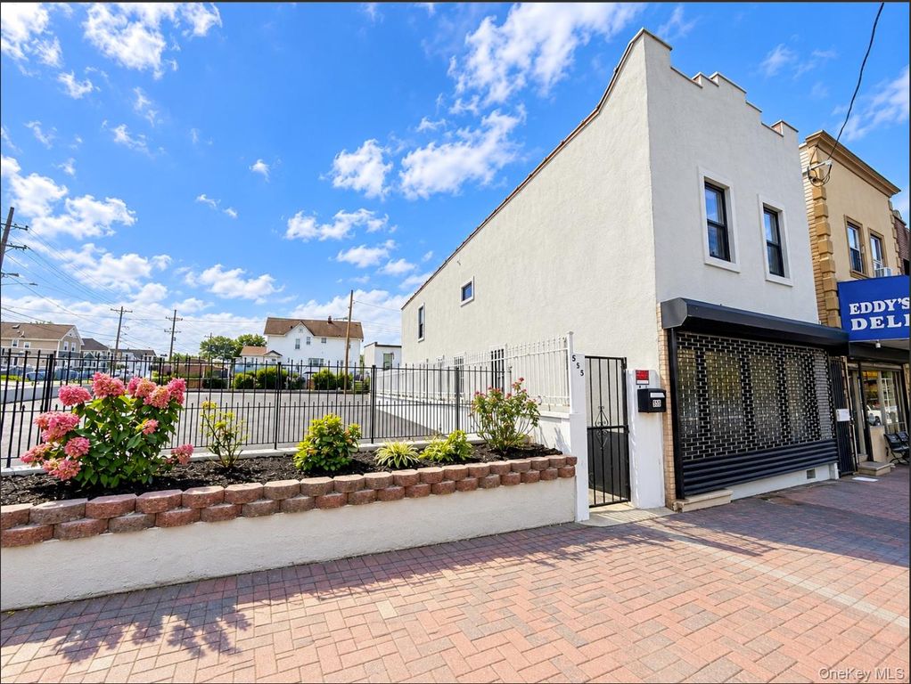 557 Hempstead Turnpike, Elmont, NY 11003 — photo 3