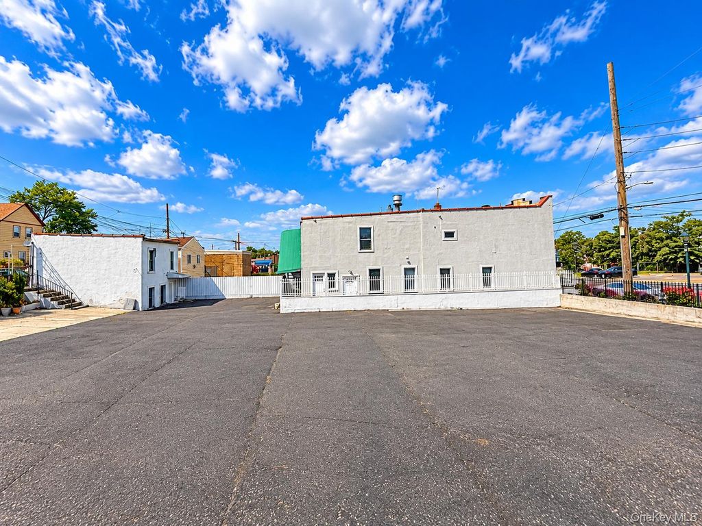 557 Hempstead Turnpike, Elmont, NY 11003 — photo 4