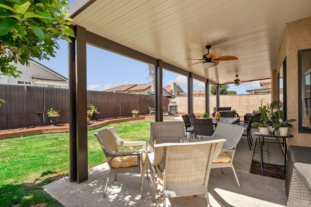 17253 Dolphin Street, Fontana, CA 92336