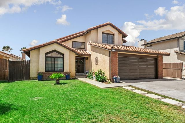 17253 Dolphin Street, Fontana, CA 92336