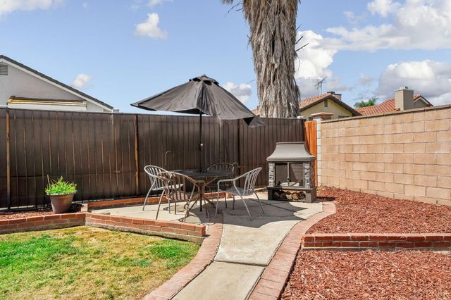 17253 Dolphin Street, Fontana, CA 92336
