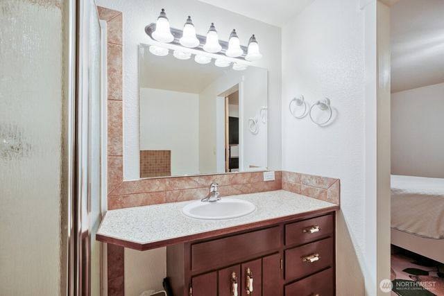 38805 258th Avenue SE, Enumclaw, WA 98022