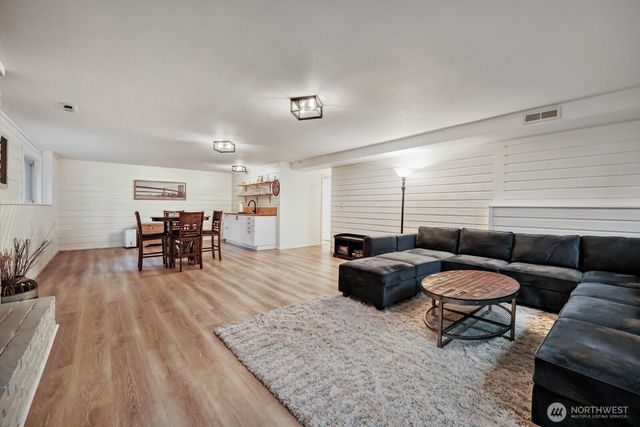 38805 258th Avenue SE, Enumclaw, WA 98022