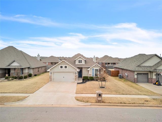717 Windy Lane, Yukon, OK 73099