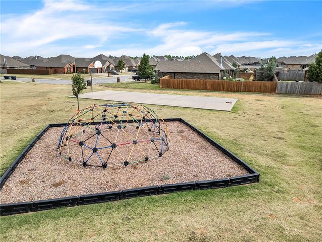 717 Windy Lane, Yukon, OK 73099