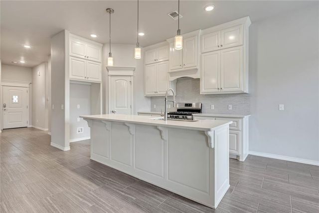 717 Windy Lane, Yukon, OK 73099