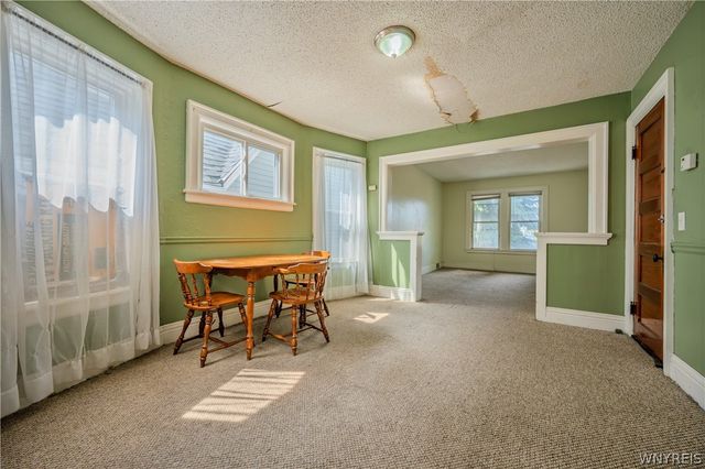 17 Indian Church Road, Buffalo, NY 14210