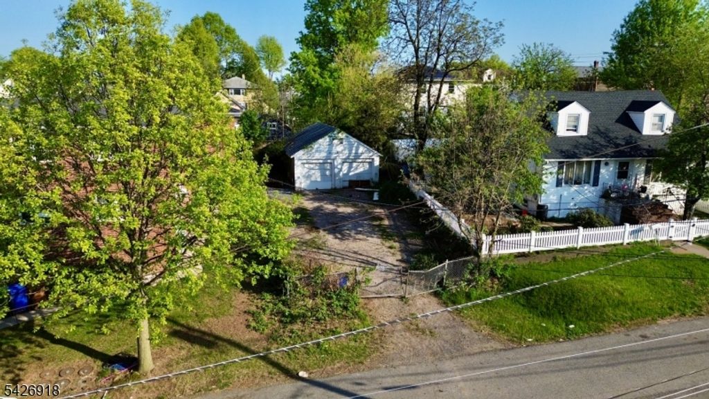 16 E 15Th St, Linden City, NJ 07036 — photo 2