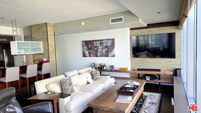 1155 S Grand Avenue 1116, Los Angeles, CA 90015