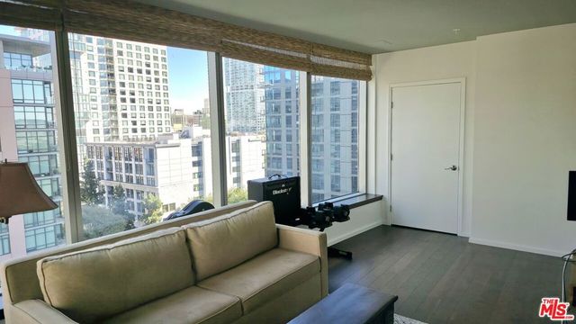 1155 S Grand Avenue 1116, Los Angeles, CA 90015