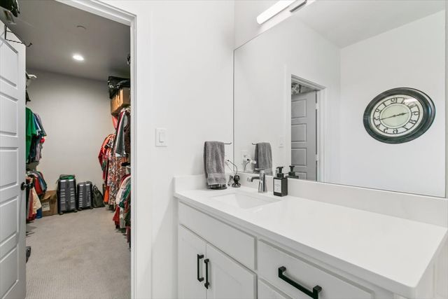 809 Meadow Bend Loop S, Grapevine, TX 76051