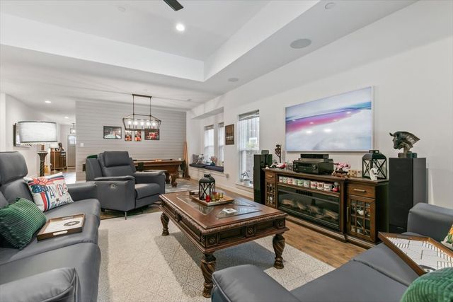 809 Meadow Bend Loop S, Grapevine, TX 76051