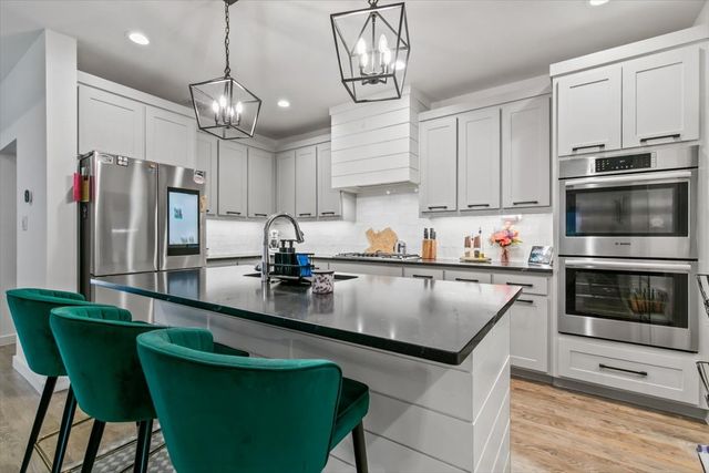 809 Meadow Bend Loop S, Grapevine, TX 76051