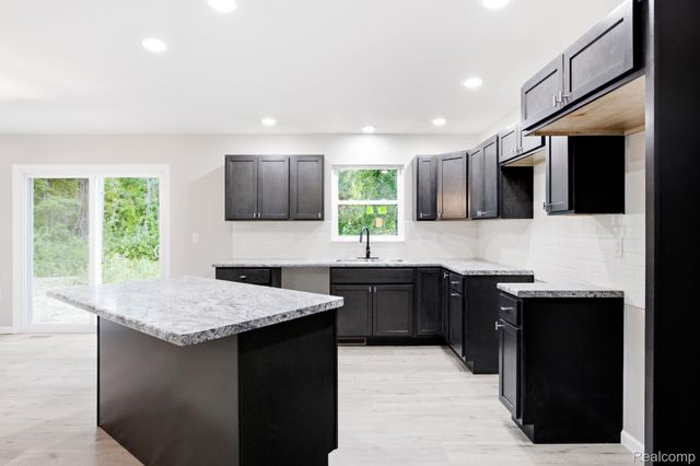 1047 39th Street, Port Huron Charter Township, MI 48060