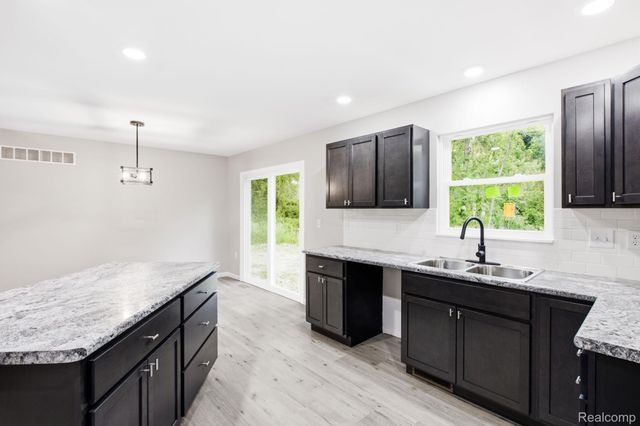 1047 39th Street, Port Huron Charter Township, MI 48060