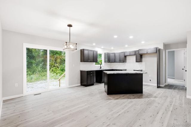 1047 39th Street, Port Huron Charter Township, MI 48060
