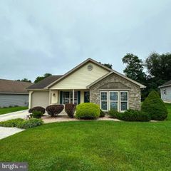 84 LANTERN LN, Shippensburg, PA 17257