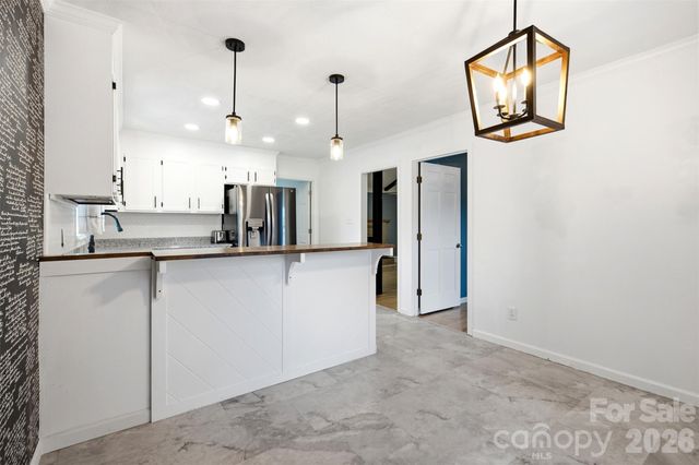 21 Eagle Drive, Taylorsville, NC 28681