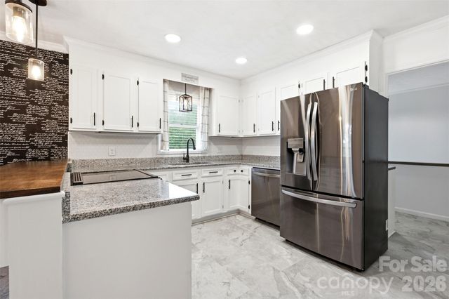 21 Eagle Drive, Taylorsville, NC 28681