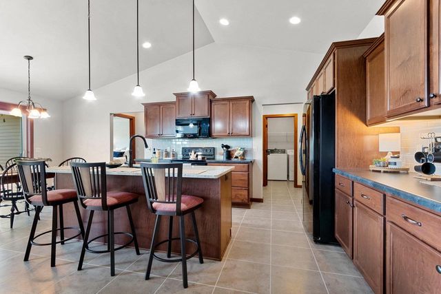 W6301 KIMBERLY TRAIL, Menasha, WI 54952