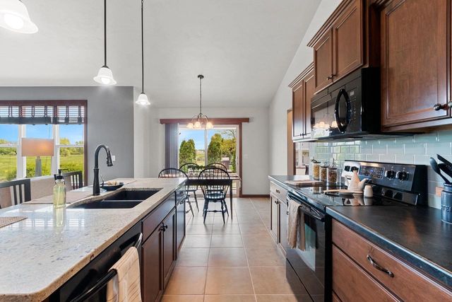 W6301 KIMBERLY TRAIL, Menasha, WI 54952