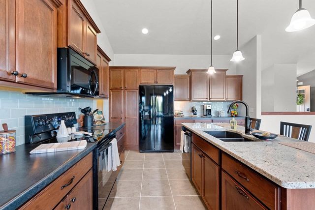 W6301 KIMBERLY TRAIL, Menasha, WI 54952