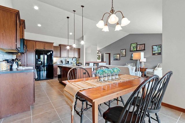 W6301 KIMBERLY TRAIL, Menasha, WI 54952