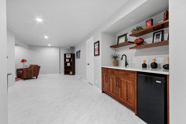 W6301 KIMBERLY TRAIL, Menasha, WI 54952