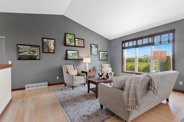 W6301 KIMBERLY TRAIL, Menasha, WI 54952
