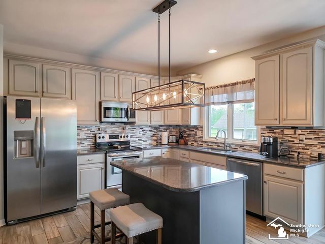 209 Orleans Avenue, Monroe, MI 48162