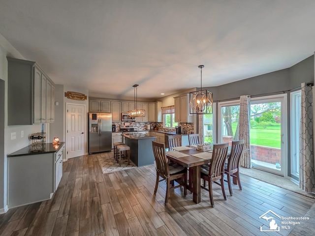 209 Orleans Avenue, Monroe, MI 48162